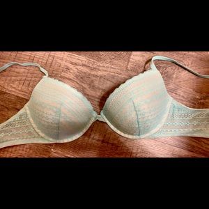 Victoria’s Secret Lace Push-up Bra, Size: 36D